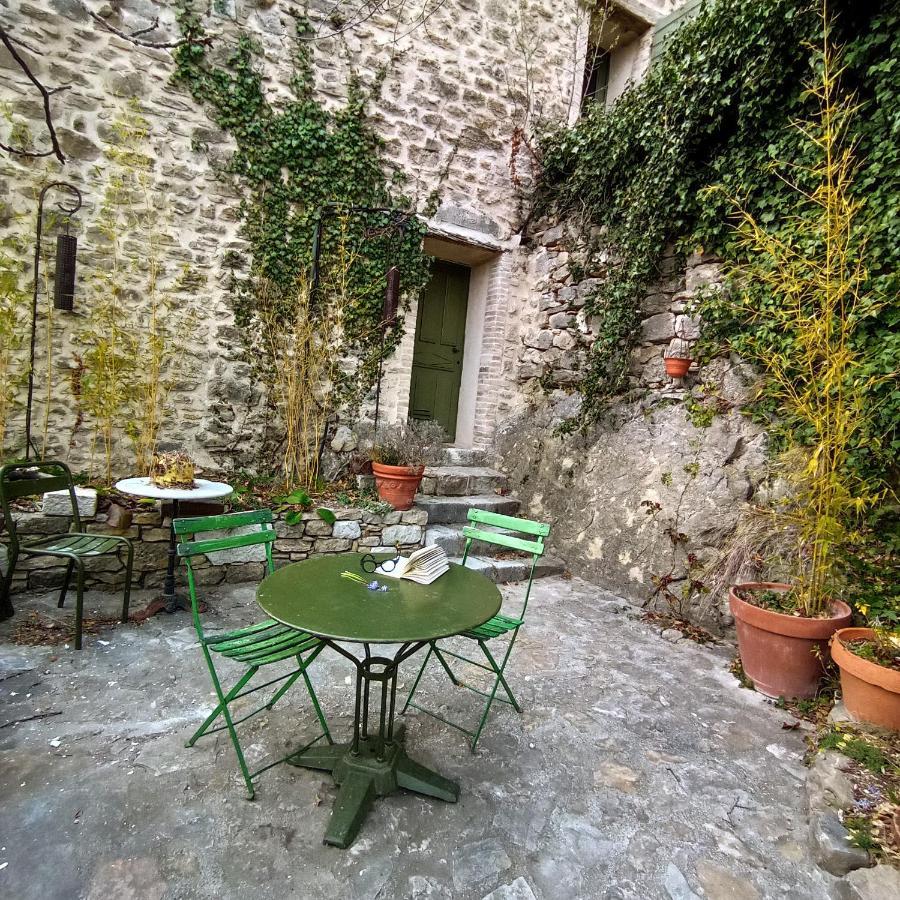 La Fontaine Bed & Breakfast Bargème Екстериор снимка